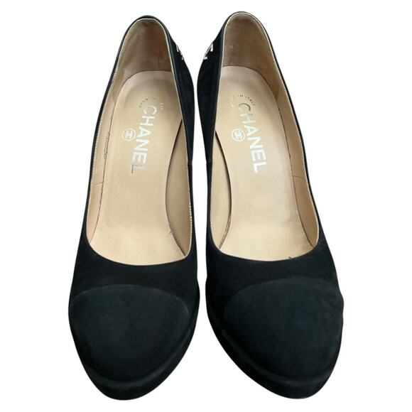 Chanel Black Interlocking CC Logo Suede Pumps, US6/IT36 - Picture 2 of 16